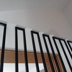 Minimalistyczna balustrada loftowa