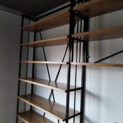 Loftowa zabudowa pod TV