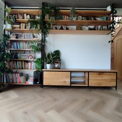 Loftowa zabudowa pod TV