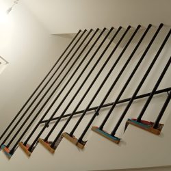 Czarna barierka loftowa z okrągłych rurek