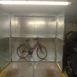 Szafa rowerowa – garażowa zabudowa na jednoślady