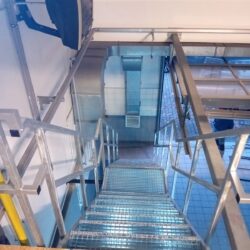 Schody techniczne w salonie BYD – Piaseczno