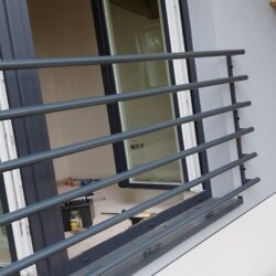 Balkon francuski ze stali czarnej