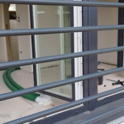 Balkon francuski ze stali czarnej