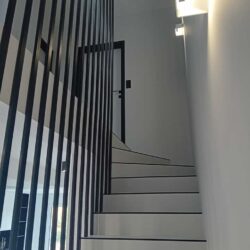 Balustrada harfowa – nowoczesna forma bezpieczeństwa i designu
